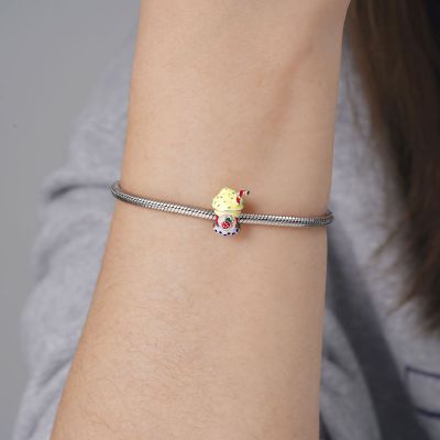 Eis Milch Tee Charm